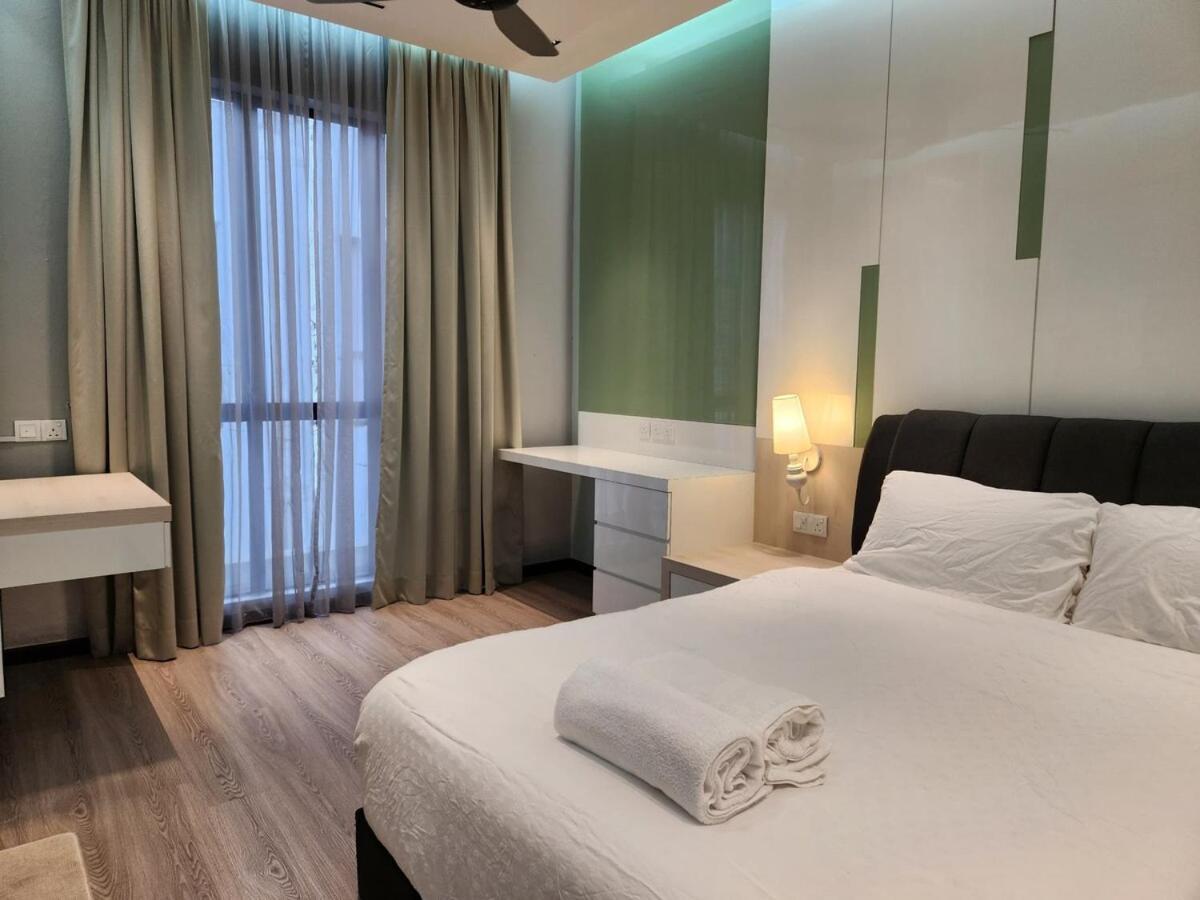Botani Nardine Luxury Semi D 5br5bath19pax *