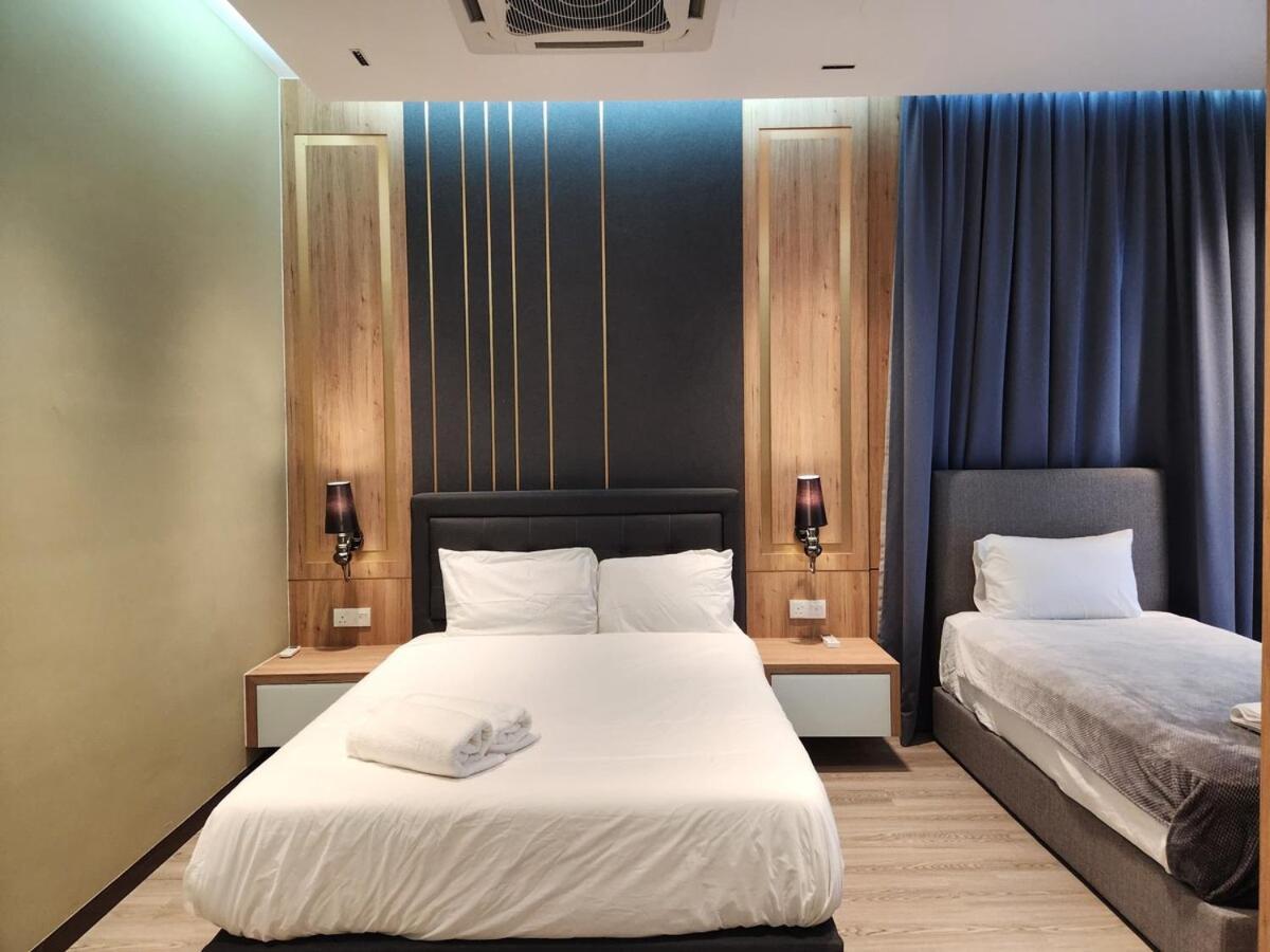 Botani Nardine Luxury Semi D 5br5bath19pax