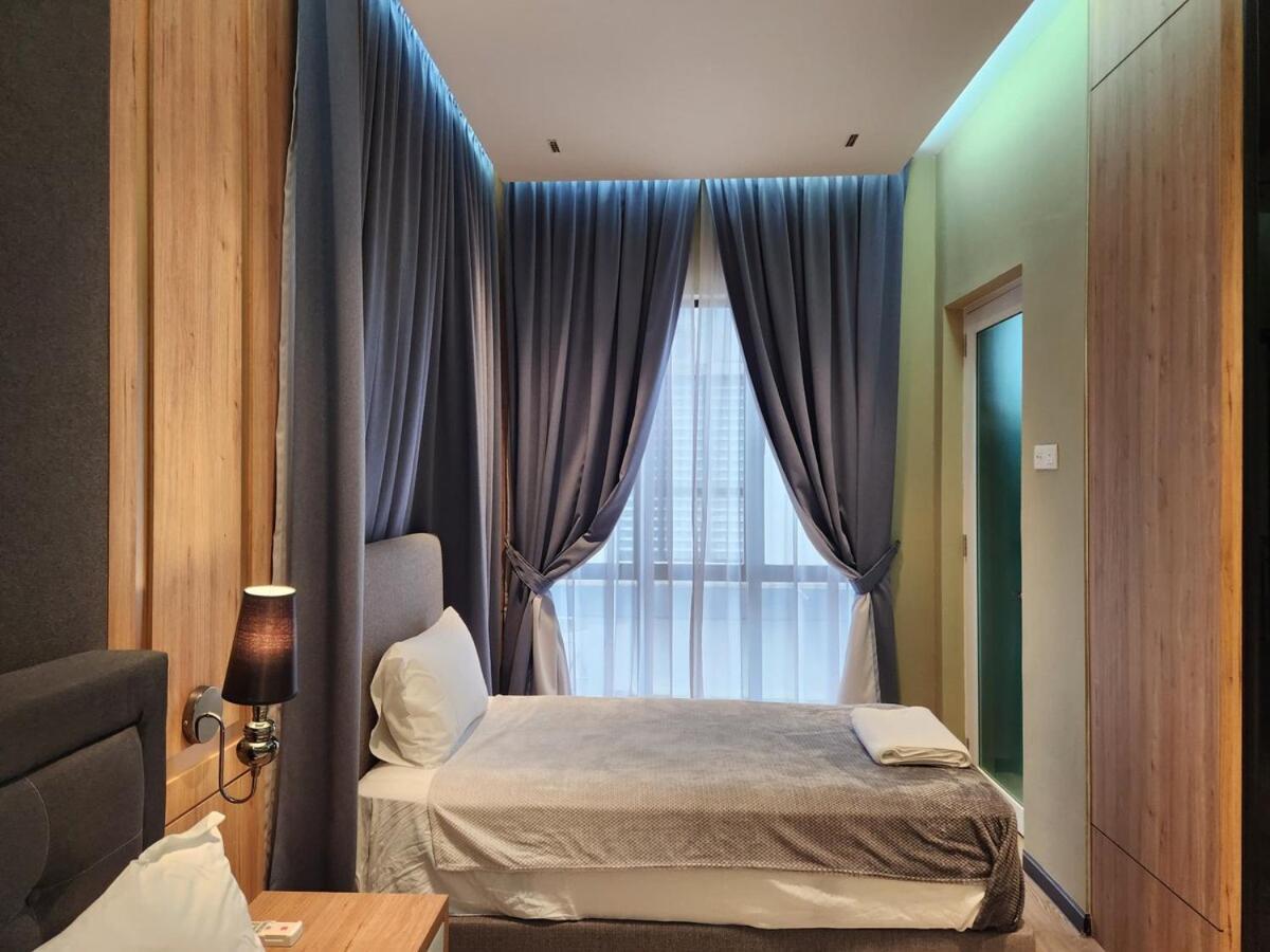 Rumah percutian Botani Nardine Luxury Semi D 5br5bath19pax