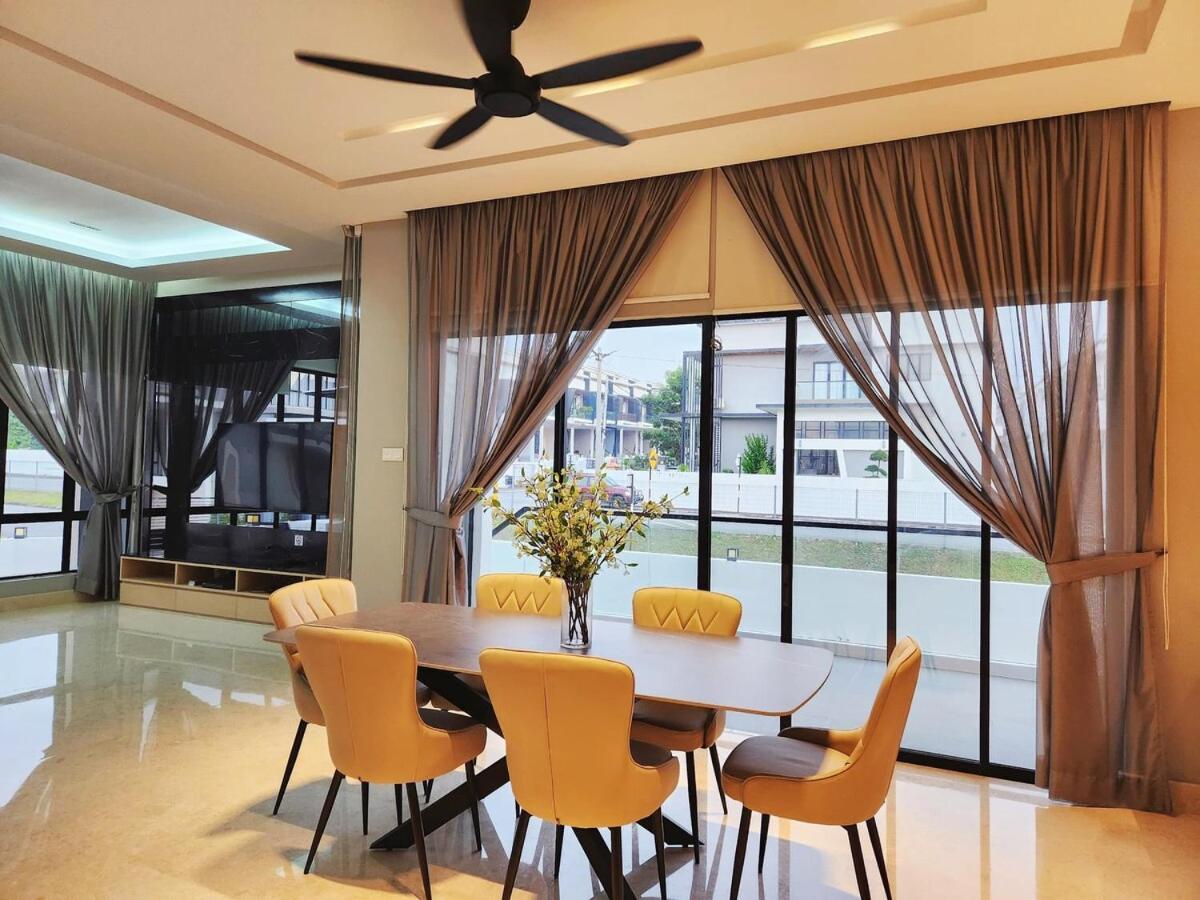 Botani Nardine Luxury Semi D 5br5bath19pax